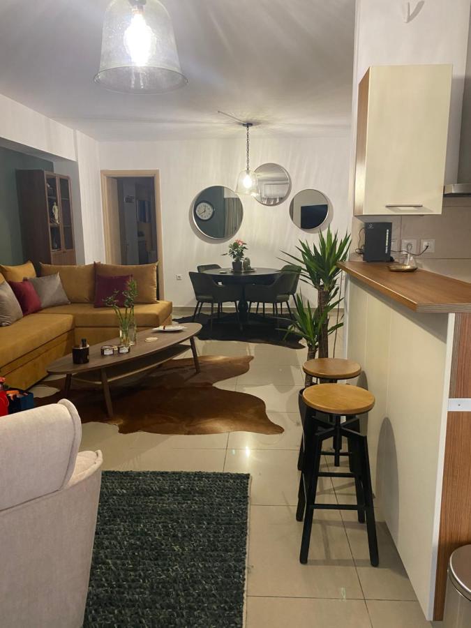 Little John Luxury Apartment พีเรียส ภายนอก รูปภาพ