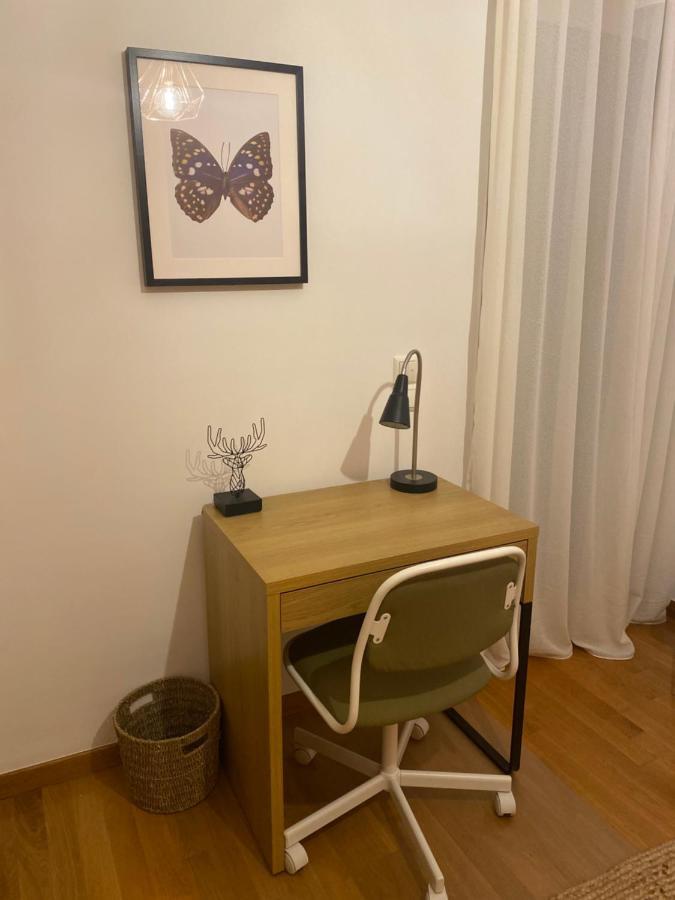 Little John Luxury Apartment พีเรียส ภายนอก รูปภาพ