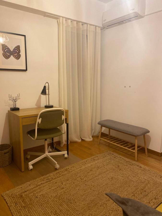 Little John Luxury Apartment พีเรียส ภายนอก รูปภาพ