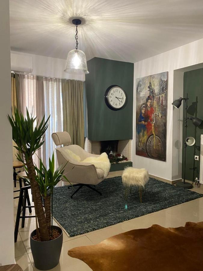 Little John Luxury Apartment พีเรียส ภายนอก รูปภาพ