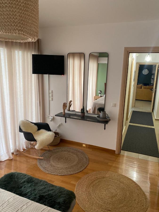 Little John Luxury Apartment พีเรียส ภายนอก รูปภาพ