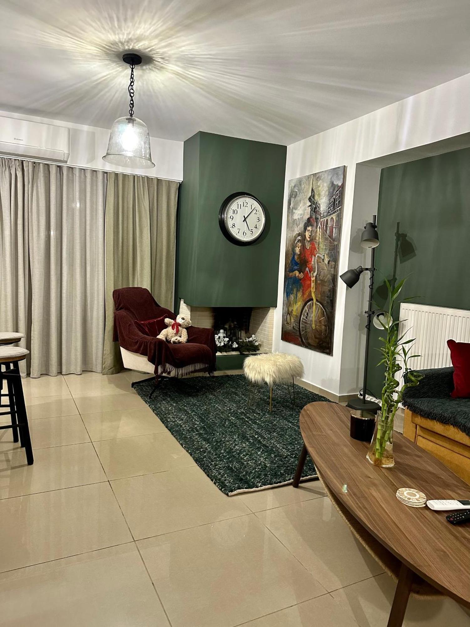 Little John Luxury Apartment พีเรียส ภายนอก รูปภาพ