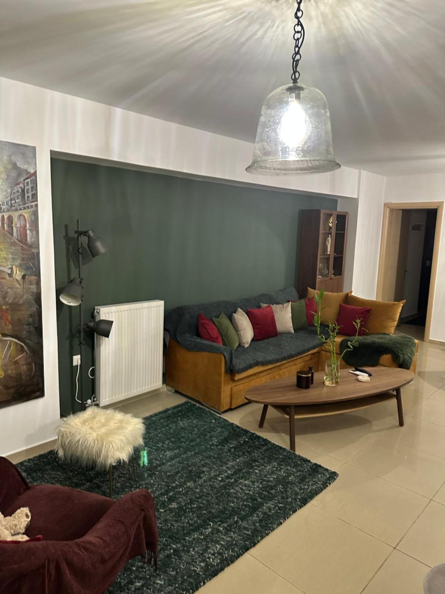 Little John Luxury Apartment พีเรียส ภายนอก รูปภาพ